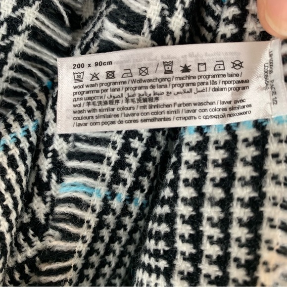 Esprit Houndstooth Blanket Scarf Shawl Wrap Black White Fringe Blue Contrast - Picture 4 of 5
